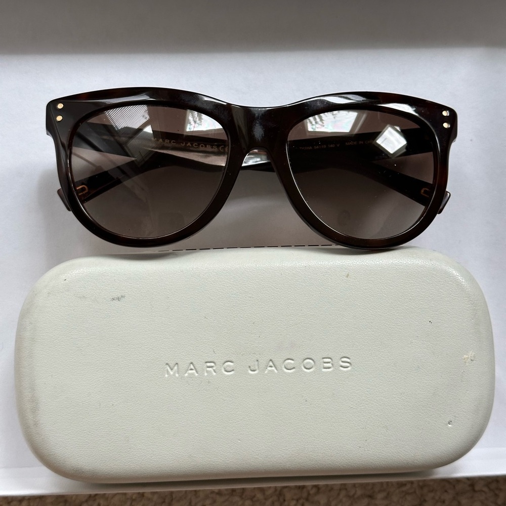 Marc Jacobs brown sunglasses with case